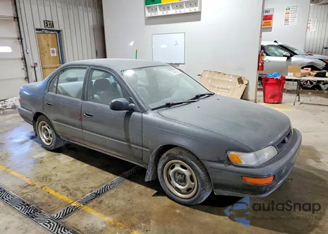 1997 Toyota Corolla Base из США, поврежденный, VIN 2T1BA02E5VC183598